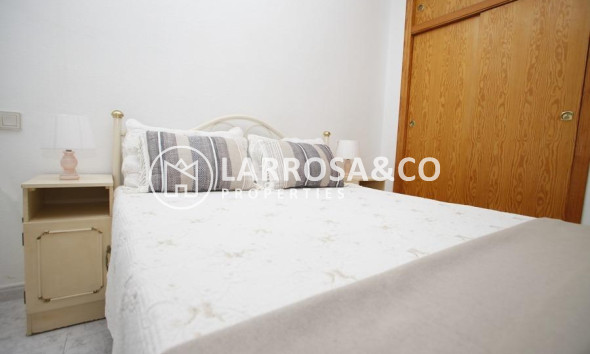 Resale - Apartment - Torrevieja - Playa del cura