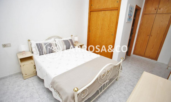 Resale - Apartment - Torrevieja - Playa del cura