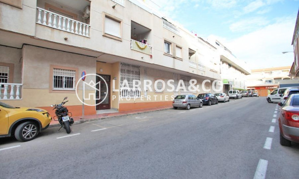 Resale - Apartment - Torrevieja - Playa del cura