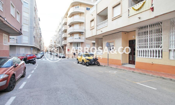 Resale - Apartment - Torrevieja - Playa del cura