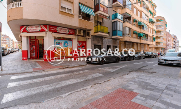 Resale - Apartment - Torrevieja - Playa del cura