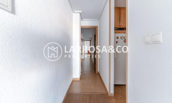 Resale - Apartment - Torrevieja - Playa del cura