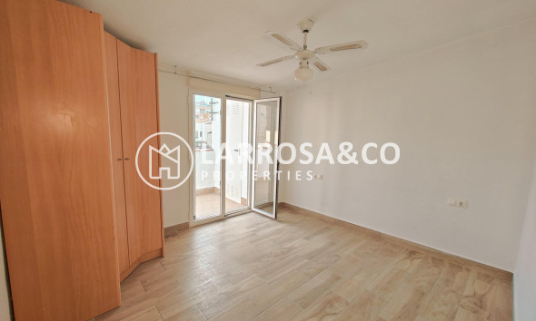 Resale - Apartment - Torrevieja - Parque las naciones