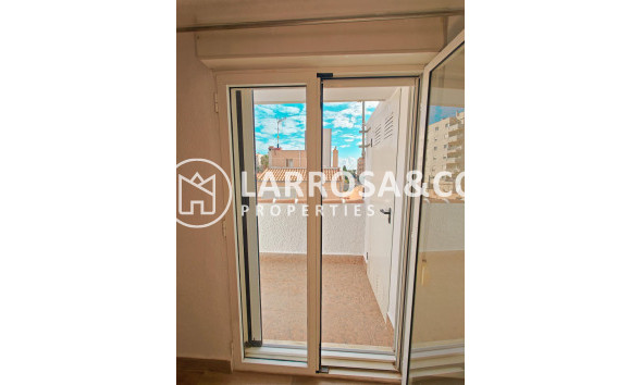 Resale - Apartment - Torrevieja - Parque las naciones