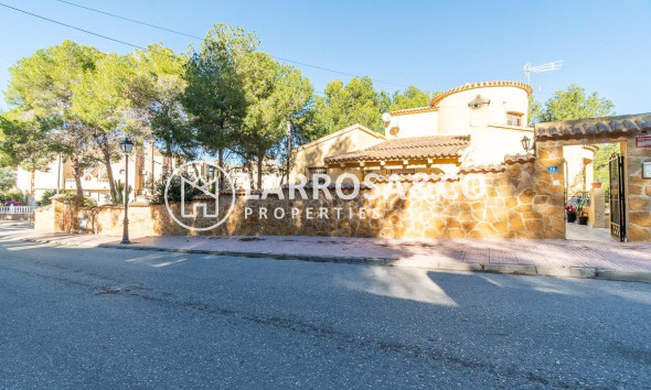 Herverkoop - Villa - Orihuela costa - Villamartin 