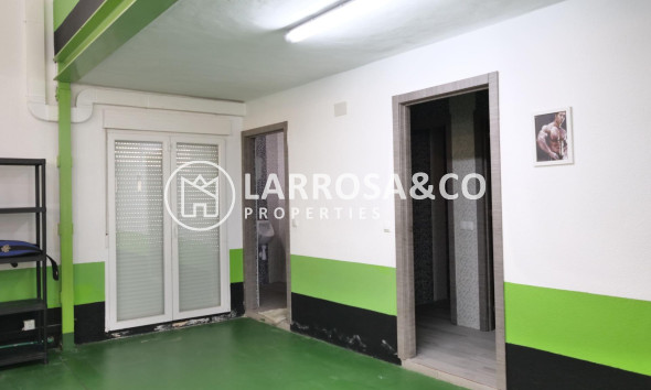 Resale - Commercial space - Almoradí