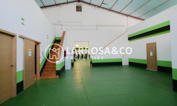 Resale - Commercial space - Almoradí