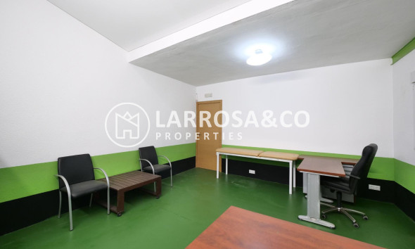 Resale - Commercial space - Almoradí