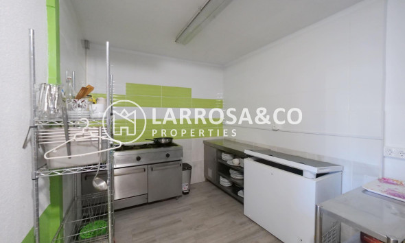 Resale - Commercial space - Almoradí