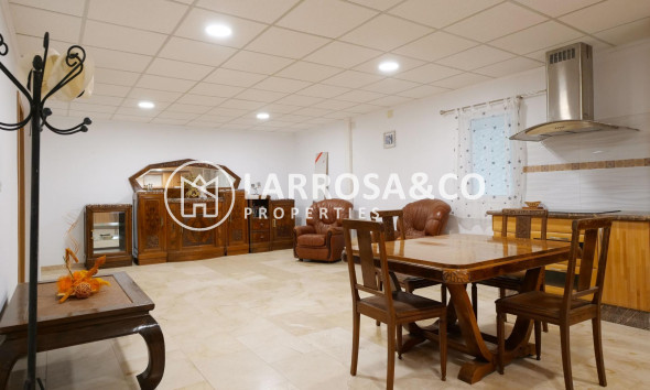 Resale - Commercial space - Almoradí