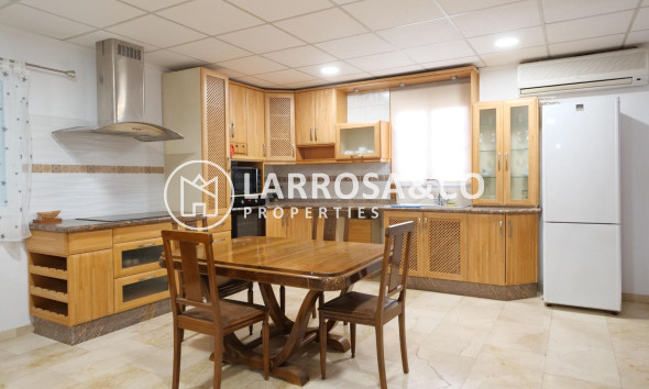 Resale - Commercial space - Almoradí