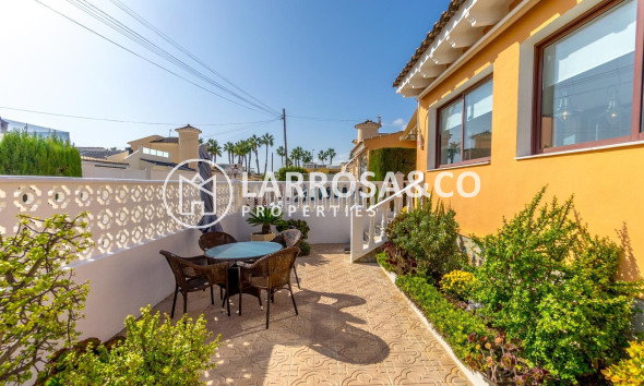 Herverkoop - Villa - Orihuela costa - Punta Prima