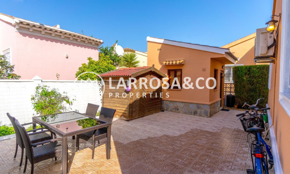 Herverkoop - Villa - Orihuela costa - Punta Prima