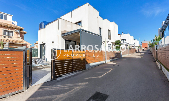 Herverkoop - Villa - Torrevieja - Sector 25