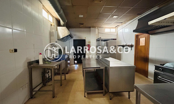 Reventa - Local - Torrevieja - La Mata