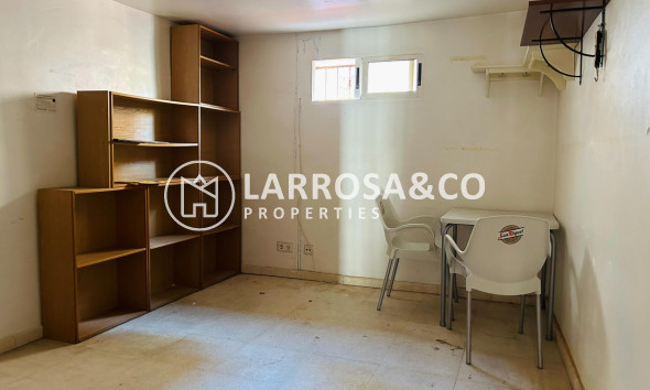 Reventa - Local - Torrevieja - La Mata