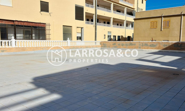 Reventa - Local - Torrevieja - La Mata
