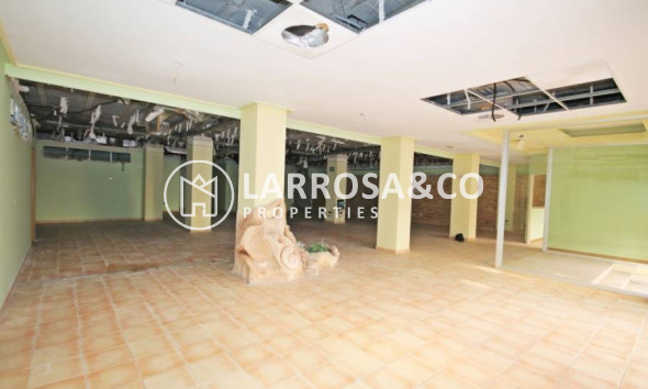 Reventa - Local - Torrevieja - Playa del cura