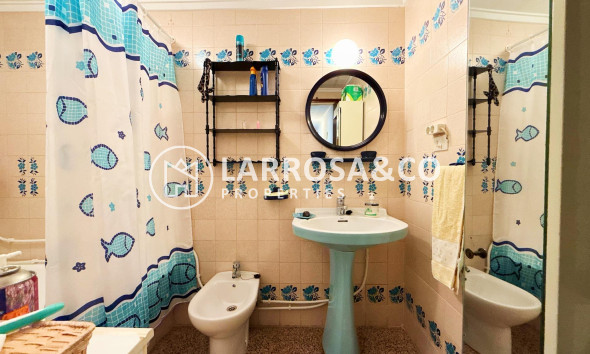 Resale - Ground floor apartment - Torrevieja - La Mata