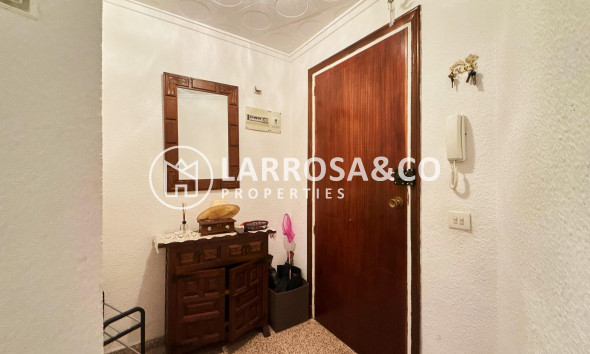 Resale - Ground floor apartment - Torrevieja - La Mata