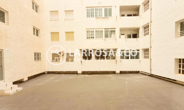 Resale - Ground floor apartment - Torrevieja - La Mata