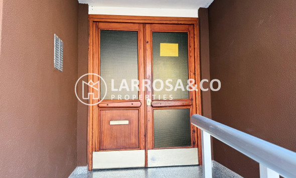 Resale - Ground floor apartment - Torrevieja - La Mata