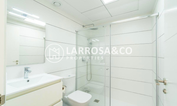 Resale - Apartment - Orihuela costa - Villamartin 