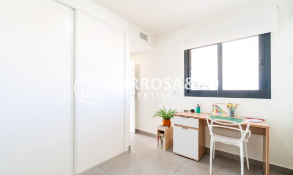 Resale - Apartment - Orihuela costa - Villamartin 
