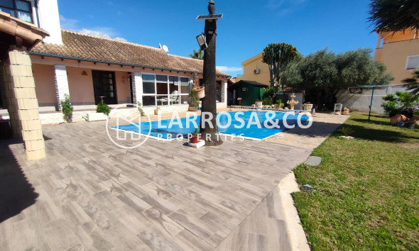 Herverkoop - Villa - Orihuela costa - Villamartin 