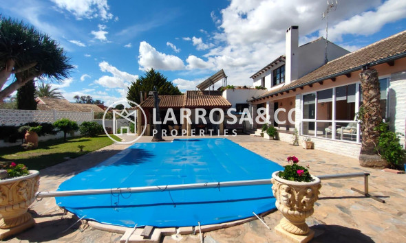 Herverkoop - Villa - Orihuela costa - Villamartin 