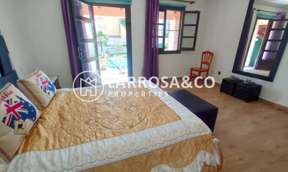 Herverkoop - Villa - Orihuela costa - Villamartin 