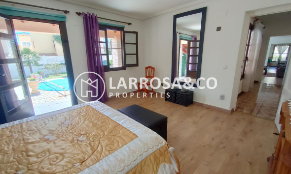 Herverkoop - Villa - Orihuela costa - Villamartin 