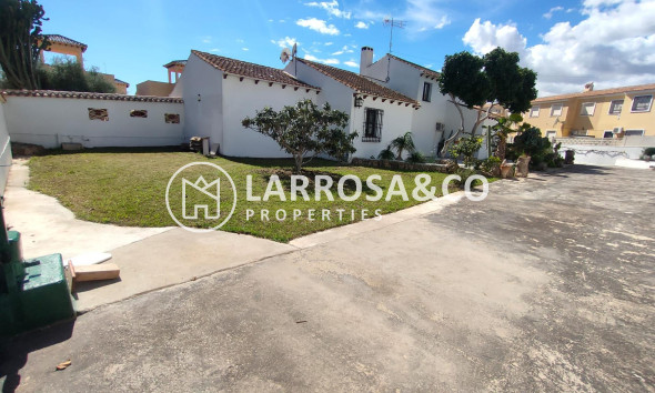 Herverkoop - Villa - Orihuela costa - Villamartin 