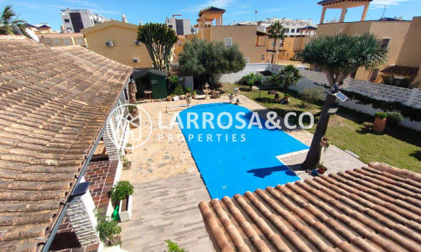 Herverkoop - Villa - Orihuela costa - Villamartin 