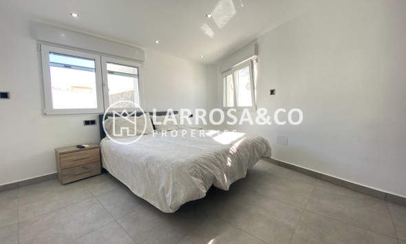 A Vendre - Villa - Torrevieja - Aldea del mar