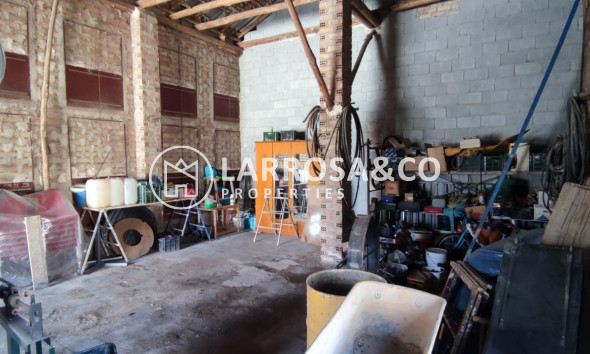 A Vendre - Almacén - Fuente Vaqueros - CENTRO