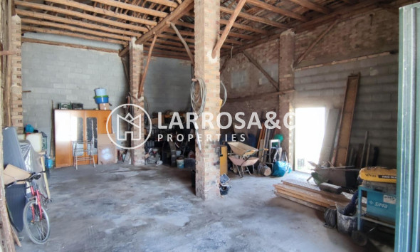 A Vendre - Almacén - Fuente Vaqueros - CENTRO