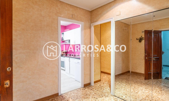 Resale - Apartment - Torrevieja - Centro