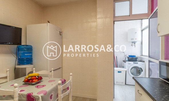 Resale - Apartment - Torrevieja - Centro
