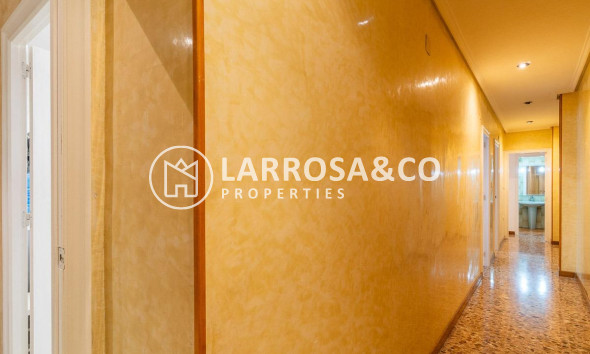Resale - Apartment - Torrevieja - Centro