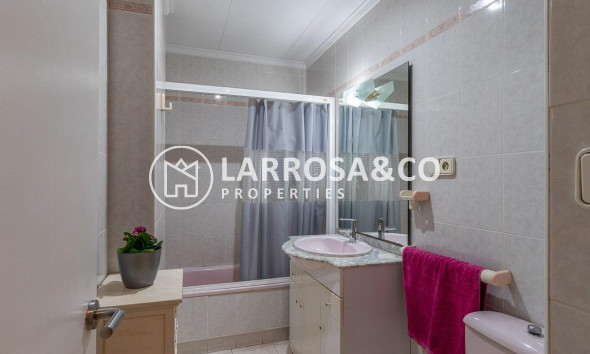 Resale - Apartment - Torrevieja - Centro