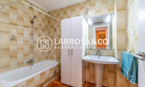 Resale - Apartment - Torrevieja - Centro