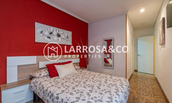 Resale - Apartment - Torrevieja - Centro