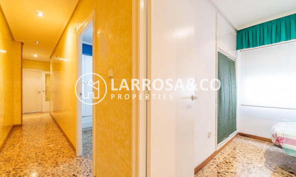 Resale - Apartment - Torrevieja - Centro