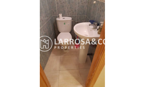 Resale - Commercial space - Torrevieja - Playa del cura