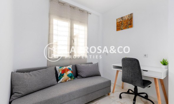 Herverkoop - Apartment - Torrevieja - La Mata