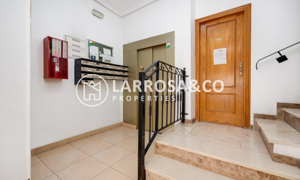 Herverkoop - Apartment - Torrevieja - Estacion de autobuses