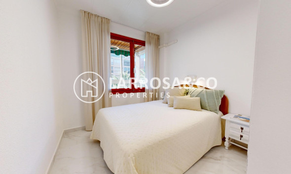 Resale - Apartment - Torrevieja - Acequion