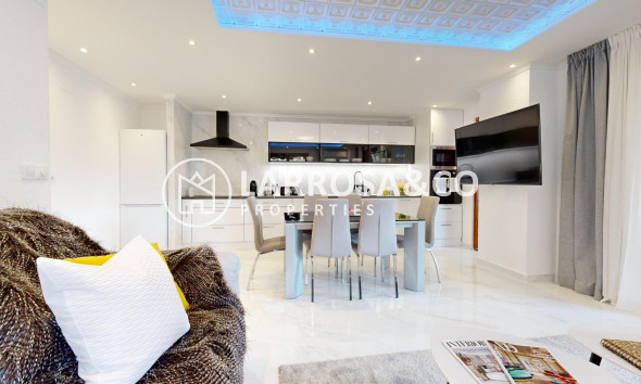 Resale - Apartment - Torrevieja - Acequion