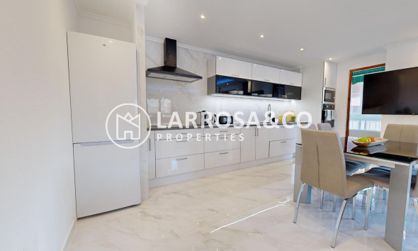 Resale - Apartment - Torrevieja - Acequion